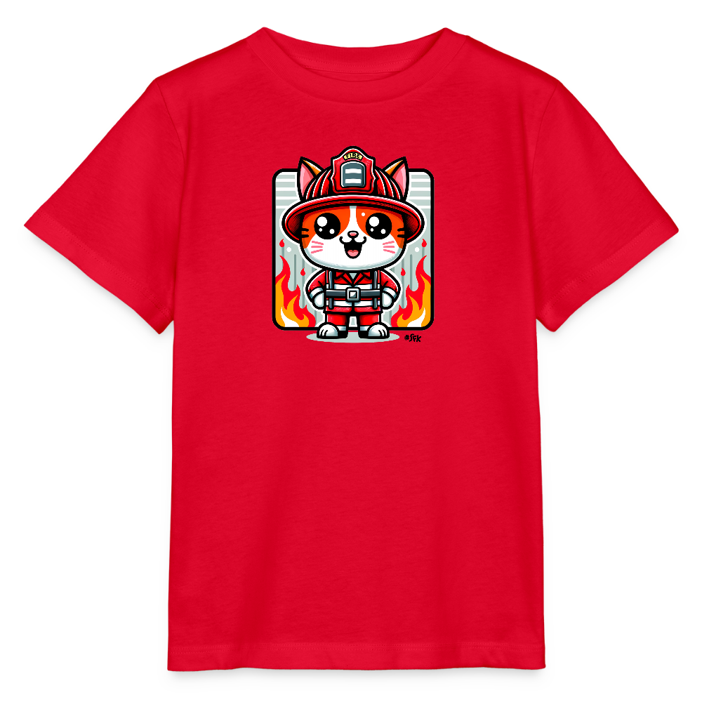 Onlineshop Shirts für Kinder - Das Bild zeigt ein leuchtend rotes T-Shirt mit einer niedlichen Darstellung einer Katze in feuerwehrmäßiger Uniform. Die Katze hat große, expressive Augen und trägt einen Feuerwehrhelm, während sie lächelt. Im Hintergrund sind flame-artige Grafiken in Gelb und Orange abgebildet, die das Feuerwehrmotiv unterstreichen. Das verspielte Design macht das T-Shirt zu einer attraktiven Wahl für Kinder, die Feuerwehr lieben.