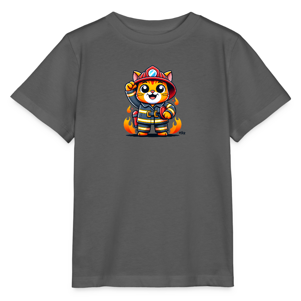 Onlineshop Shirts für Kinder - Das Bild zeigt ein T-Shirt in grau mit einem farbenfrohen Druck. Der Druck zeigt eine süße Katze in Feuerwehrkleidung, die eine Faust hebt und selbstbewusst aussieht. Um die Katze herum sind Flammen dargestellt, was dem Motiv einen dynamischen und aufregenden Eindruck verleiht. Die Details des Designs sind lebhaft und kinderfreundlich, ideal für kleine Feuerwehrfans.