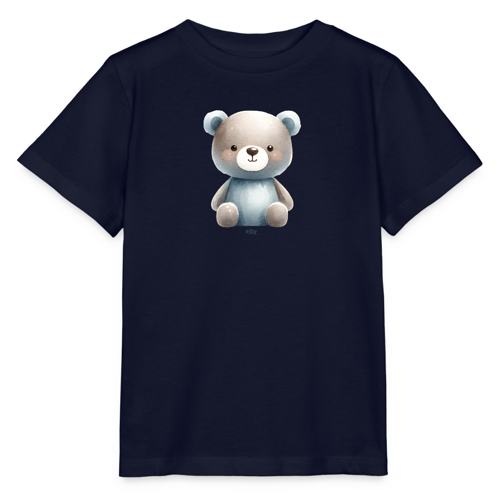 Onlineshop Shirts für Kinder - Auf dem Bild ist ein T-Shirt in dunkler Farbe zu sehen. In der Mitte des Shirts befindet sich eine niedliche, cartoonartige Illustration eines Bären. Der Bär hat ein weiches, rundes Gesicht und trägt ein hellblaues und graues Fell. Die Darstellung ist freundlich und verspielt, ideal für Kinder.