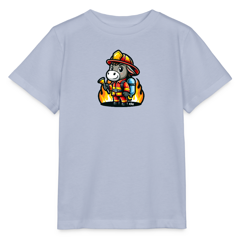 Onlineshop Shirts für Kinder - Das Bild zeigt ein hellblaues T-Shirt für Kinder. Auf der Vorderseite des Shirts ist ein Cartoon-Esel abgebildet, der eine Feuerwehrausrüstung trägt. Der Esel trägt einen roten Feuerwehrhelm mit gelben Akzenten und eine rote Feuerwehruniform. Hinter dem Esel sind stilisierte Flammen dargestellt, die dem Design eine dynamische Note verleihen.