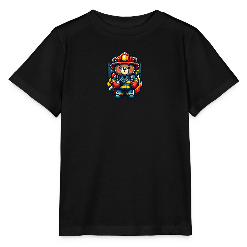 Onlineshop Shirts für Kinder - Das Bild zeigt ein schwarzes T-Shirt, auf dessen Brust ein auffälliger, farbenfroher Druck platziert ist. Der Druck zeigt einen Bären, der als Feuerwehrmann verkleidet ist, komplett mit Helm, Uniform und Feuerwehrschlauch. Im Hintergrund des Bären sind stilisierte Flammen und Sterne zu sehen, was dem Design eine spielerische Note verleiht. Das T-Shirt selbst hat einen klassischen Rundhalsausschnitt und kurze Ärmel, was es zu einem bequemen Kleidungsstück für Kinder macht.