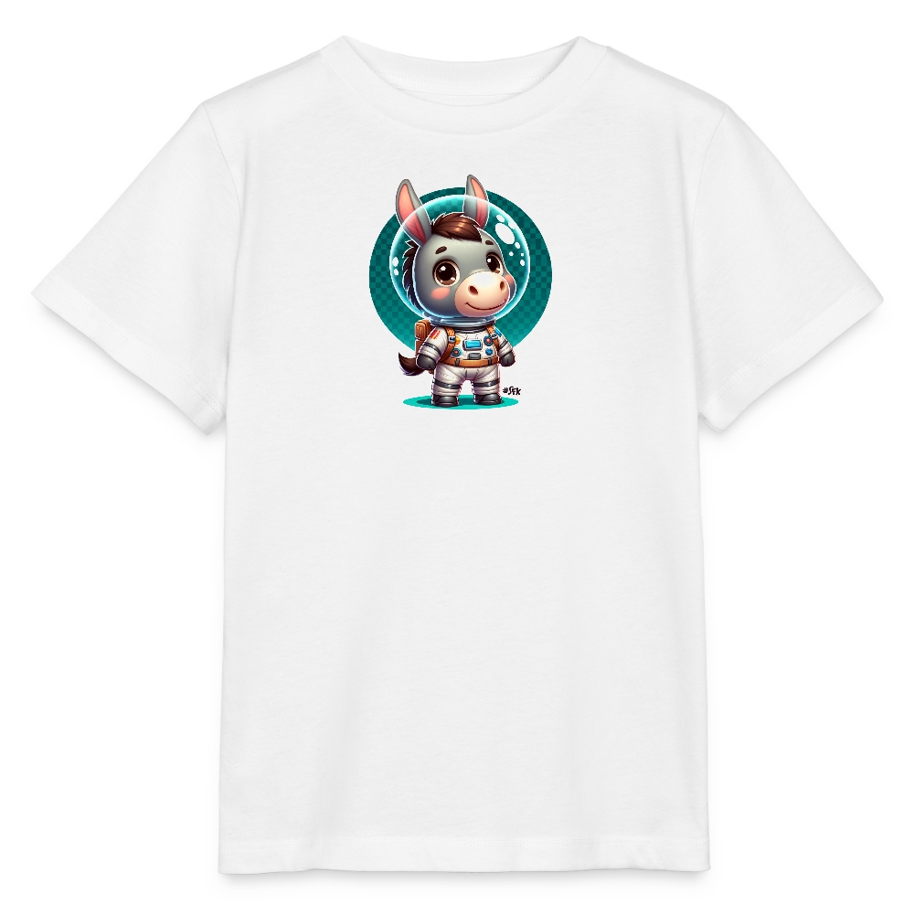 Onlineshop Shirts für Kinder - Auf dem Bild ist ein weißes T-Shirt abgebildet, das einen bunten, cartoonartigen Charakter zeigt. Der Charakter ist ein niedlicher Esel, der in einem Astronautenanzug gekleidet ist und in einer futuristischen Umgebung zu stehen scheint. Hinter ihm befindet sich ein kreisförmiger Hintergrund, der in verschiedenen Grüntönen gestaltet ist und einen modernen Look vermittelt. Insgesamt vermittelt das Design einen spielerischen und abenteuerlichen Eindruck, ideal für Kinder.