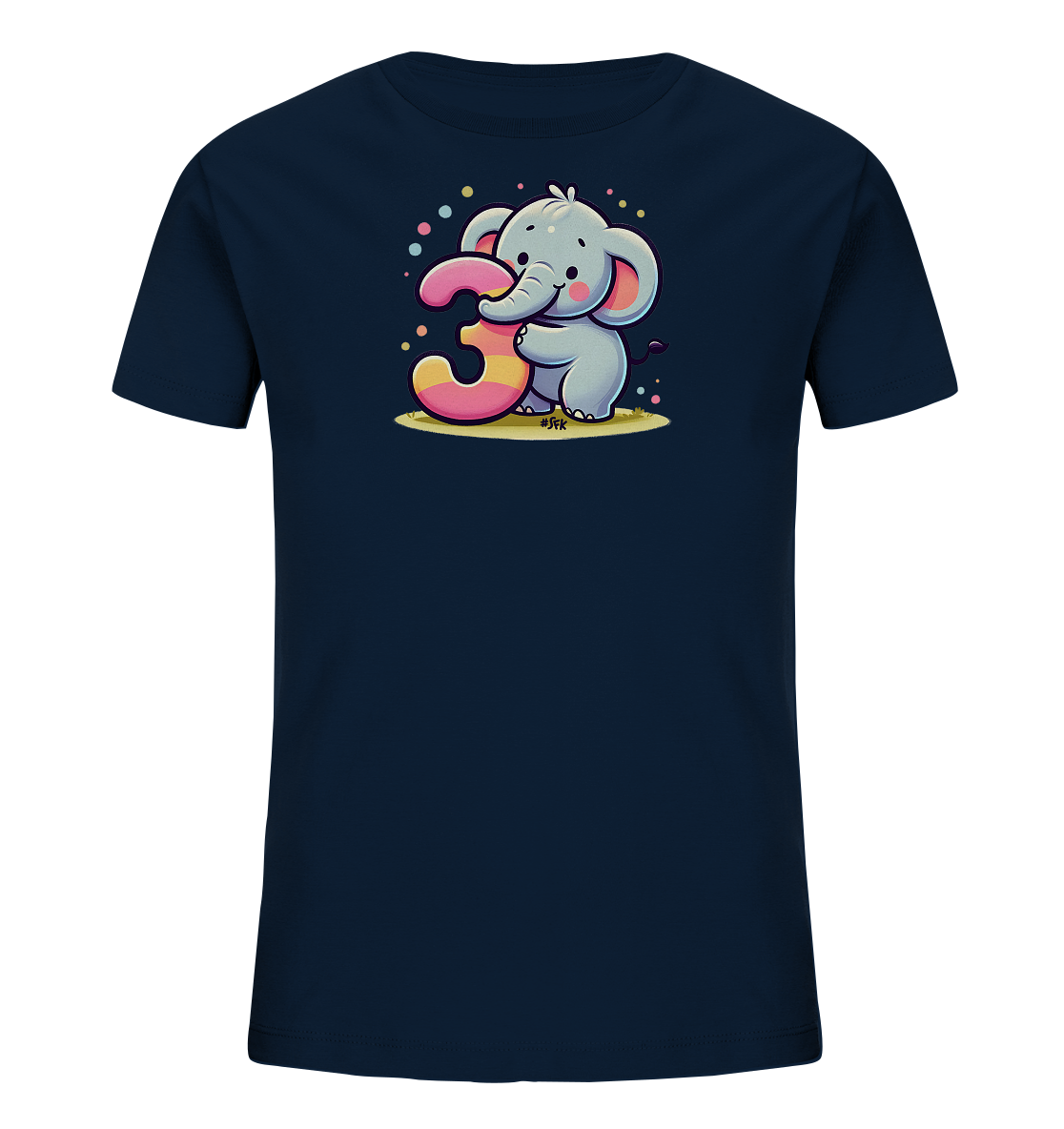 Onlineshop Shirts fuer Kinder - Das Bild zeigt ein dunkelblaues Kinder-T-Shirt mit einem niedlichen Motiv. Ein kleiner, freundlicher Cartoon-Elefant haelt eine grosse, bunte Zahl '3' in den Farben Pink und Gelb. Bunte Punkte sind um das Motiv herum platziert, was einen festlichen Eindruck vermittelt. Das Design ist zentriert auf der Vorderseite des Shirts.
