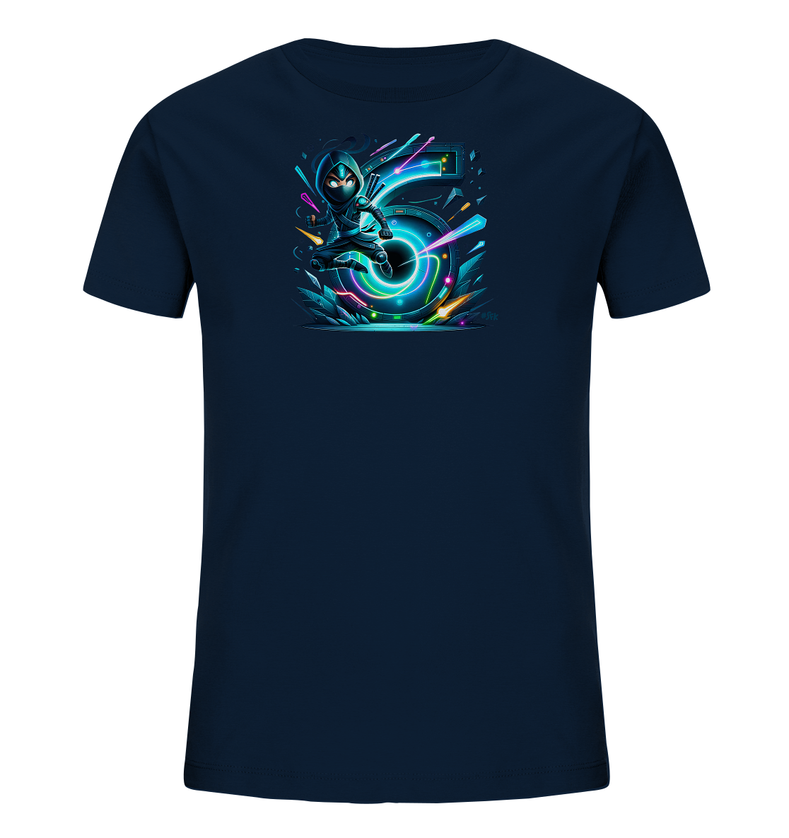 Onlineshop Shirts fuer Kinder - Dieses dunkelblaue T-Shirt fuer Kinder zeigt eine dynamische Grafik auf der Vorderseite. Im Zentrum steht eine stilisierte Figur, die einer Ninja aehnelt, umgeben von leuchtenden Farben. Dahinter befindet sich eine grosse Zahl '5', die mit Neon- und Regenbogeneffekten hervorgehoben wird. Das Design vermittelt einen futuristischen oder Gaming-inspirierten Eindruck mit kristallinen Elementen.