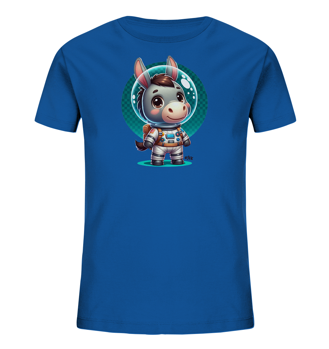 Onlineshop Shirts fuer Kinder - Das Bild zeigt ein blaues Kinder-T-Shirt mit einem niedlichen Astronauten-Esel als Motiv. Der cartoonhafte Esel traegt einen weissen Raumanzug und einen durchsichtigen Helm mit Blasen. Hinter ihm befindet sich ein runder Bereich mit einem tuerkisfarbenen Schachbrettmuster. Das Design wirkt verspielt und ist ideal fuer kleine Weltraumfans.