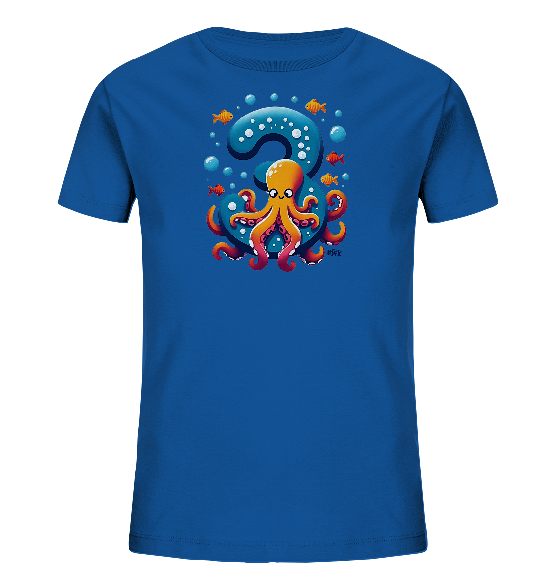 Onlineshop Shirts fuer Kinder - Das Bild zeigt ein blaues Kinder-T-Shirt mit einem verspielten Motiv. Im Zentrum steht eine grosse, hellblaue Zahl '3', die von einem orangefarbenen Oktopus umschlungen wird. Um die Zahl und den Oktopus schwimmen kleine orangefarbene Fische und viele blaue Blasen. Das Design wirkt maritim und froehlich.