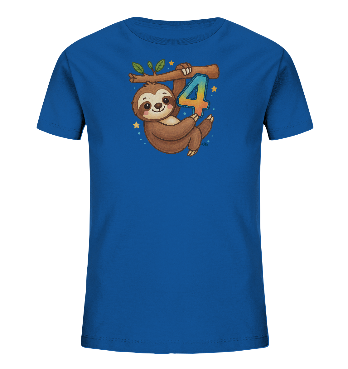 Onlineshop Shirts fuer Kinder - Das Bild zeigt ein blaues Kinder T-Shirt mit einem suessen Faultier-Motiv. Das Faultier haengt an einem Ast, neben ihm befindet sich die bunte Zahl 4. Kleine Sterne und Blaetter ergaenzen das verspielte Design.