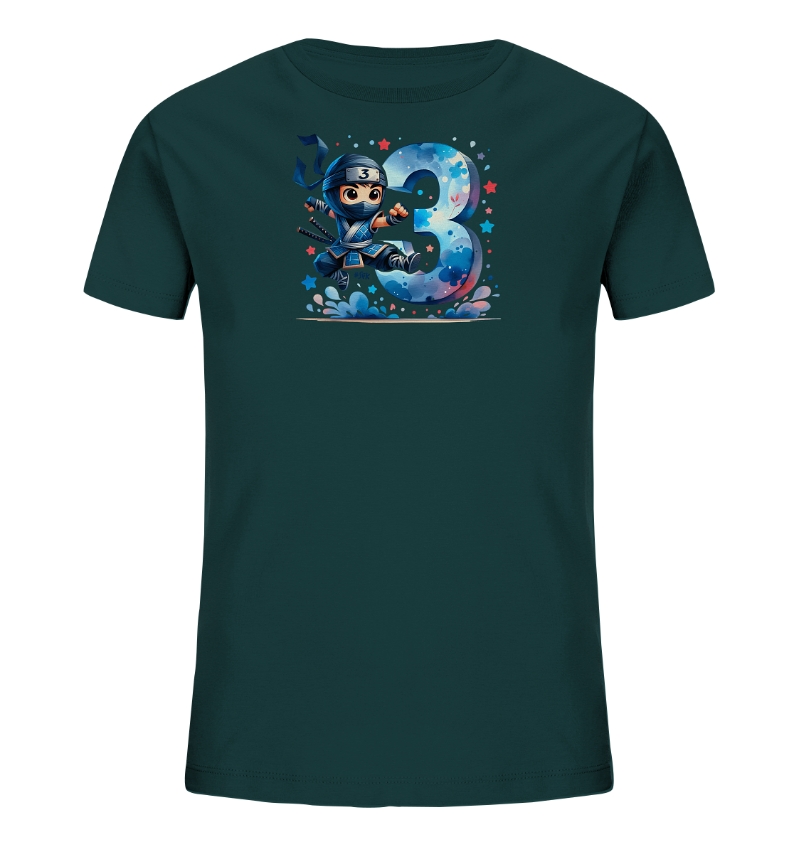 Onlineshop Shirts fuer Kinder - Dieses dunkelgruene T-Shirt fuer Kinder zeigt ein lebhaftes Design. Ein kleiner, springender Cartoon-Ninja ist vor einer grossen, farbenfroh illustrierten Zahl '3' abgebildet. Das Motiv wird von kleinen Sternen und stilisierten Wolken umrahmt. Es ist ein verspieltes und dynamisches Shirt fuer junge Ninja-Fans.