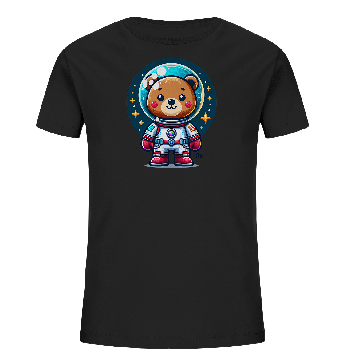 Onlineshop Shirts fuer Kinder - Das Bild zeigt ein schwarzes Kinder-T-Shirt mit einem farbenfrohen Motiv. Darauf ist ein suesser, cartoonhafter Baer in einem detailreichen Astronautenanzug abgebildet. Der Baer steht vor einem runden Hintergrund, der den naechtlichen Himmel mit Sternen und einem Mond darstellt. Das lebendige Design ist ansprechend und vermittelt ein Gefuehl von Abenteuer im Weltraum.
