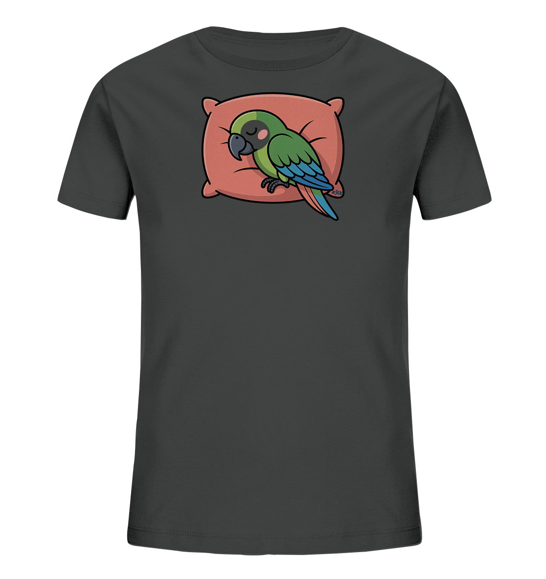 Onlineshop Shirts fuer Kinder - Das Bild zeigt ein dunkelgraues Kinder-T-Shirt mit einem niedlichen Motiv eines schlafenden Papageis. Der gruene Vogel liegt entspannt auf einem rosafarbenen Kissen. Seine Augen sind geschlossen und seine Fluegel zeigen blaue Akzente, waehrend der Schwanz eine Mischung aus Blau und Rot ist. Dieses verspielte Design verleiht dem Shirt einen ruhigen und suessen Charakter.