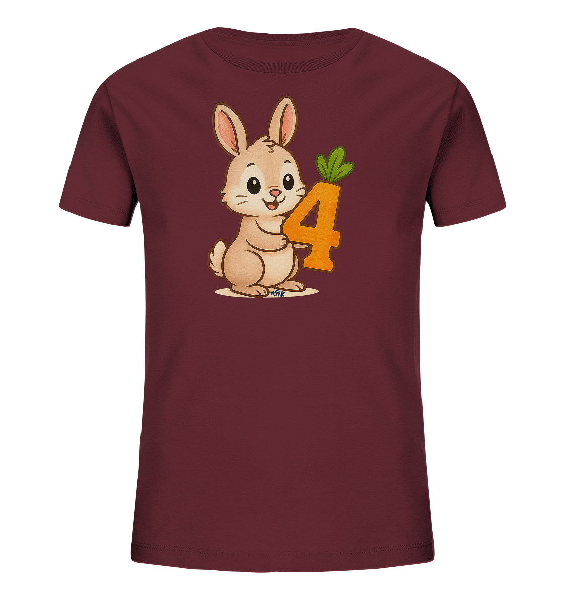 Onlineshop Shirts fuer Kinder - Dieses Kinder-T-Shirt in Burgunderrot zeigt eine niedliche Cartoon-Illustration. Ein freundlicher Hase haelt die orangefarbene Zahl '4', die wie eine Karotte gestaltet ist. Das Design ist zentral auf dem Shirt platziert und wirkt froehlich.