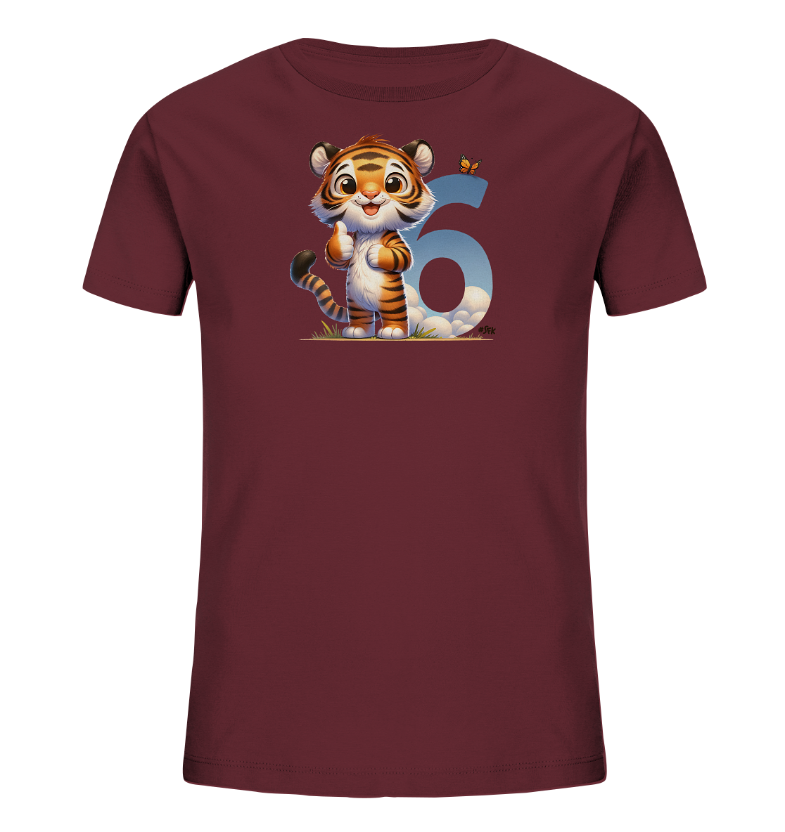 Onlineshop Shirts fuer Kinder - Das Bild zeigt ein dunkelrotes Kinder-T-Shirt mit einem niedlichen Motiv eines Tigers. Der Tiger steht aufrecht, laechelt und gibt einen Daumen hoch. Hinter dem Tiger ist eine grosse Zahl '6' zu sehen, die mit einem Himmel-Wolken-Muster gefuellt ist. Eine kleine Schmetterlingsgrafik ergaenzt das verspielte Design.