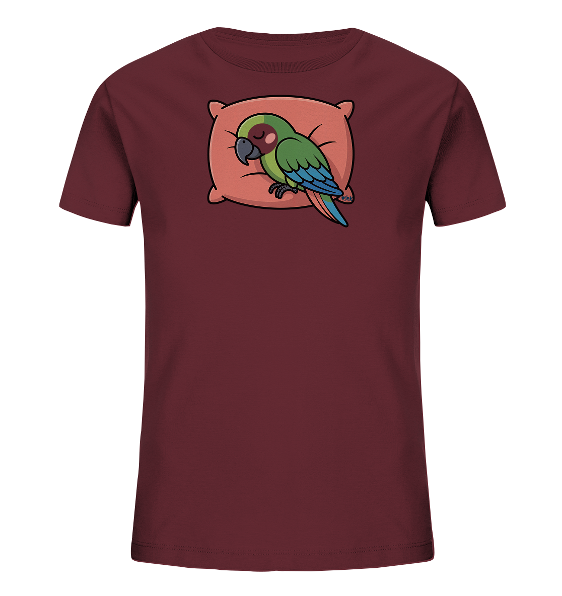 Onlineshop Shirts fuer Kinder - Das Bild zeigt ein weinrotes T-Shirt fuer Kinder. Im Vordergrund ist eine Illustration eines schlafenden gruenen Vogels mit blauen Fluegeln zu sehen, der auf einem weichen, pfirsichfarbenen Kissen liegt. Die Farbgebung des Motivs ist sanft und harmonisch. Das gesamte Design wirkt ruhig und ansprechend fuer Kinder.