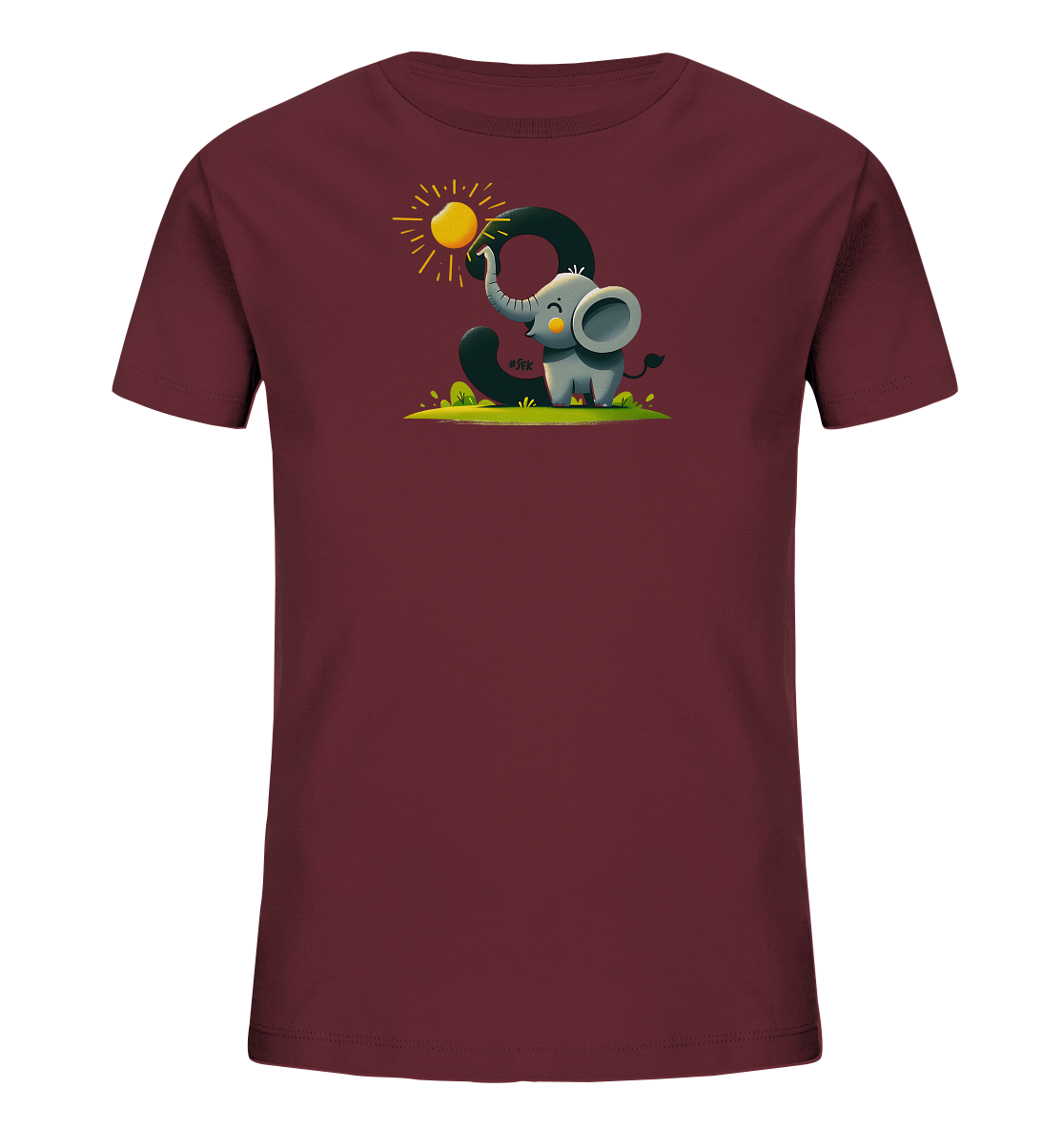 Onlineshop Shirts fuer Kinder - Das Bild zeigt ein burgunderrotes T-Shirt fuer Kinder mit einer froehlichen Illustration. Ein niedlicher grauer Elefant sitzt neben einer grossen, dunkelgruenen Zahl Drei auf einer gruenen Wiese. Der Elefant greift mit seinem Ruessel nach einer strahlenden gelben Sonne. Das farbenfrohe Design ist kindgerecht und verspielt gestaltet.