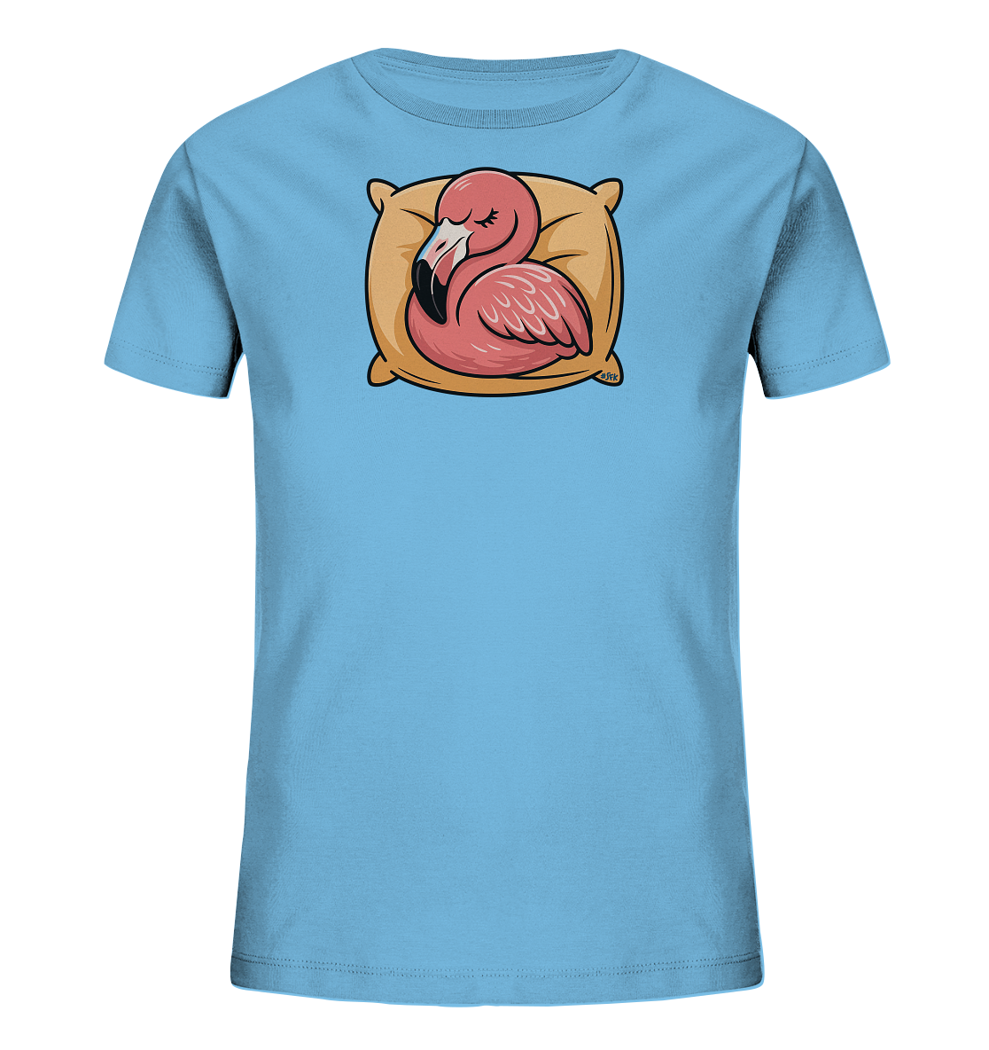 Onlineshop Shirts fuer Kinder - Das Bild zeigt ein hellblaues T-Shirt fuer Kinder mit einem niedlichen Motiv eines schlafenden Flamingos. Der rosa Flamingo ruht friedlich auf einem beigen Kissen. Die Darstellung ist cartoonartig und verleiht dem Shirt einen verspielten und beruhigenden Charakter. Es ist ein charmantes Design fuer Kinder.