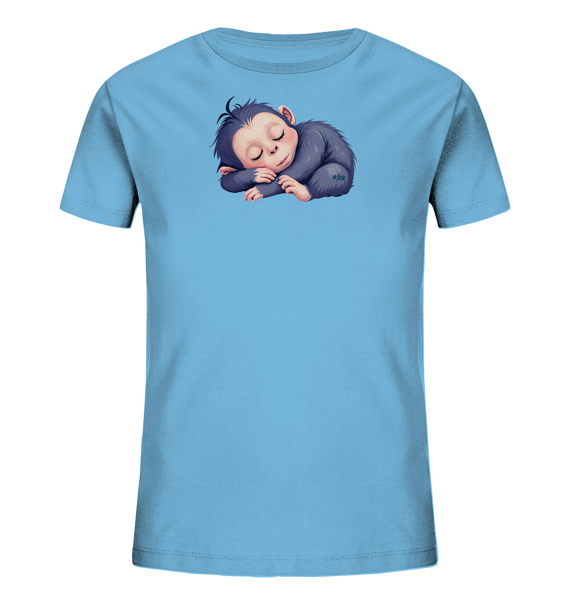 Onlineshop Shirts fuer Kinder - Das Bild zeigt ein hellblaues Kinder-T-Shirt. Auf der Vorderseite ist ein schlafendes Affenbaby abgebildet, das friedlich zusammengerollt mit geschlossenen Augen daliegt. Die dunkelgraue Illustration wirkt sanft und detailreich. Das T-Shirt selbst ist in einem klaren, hellen Blauton gehalten und hat eine glatte Textur.