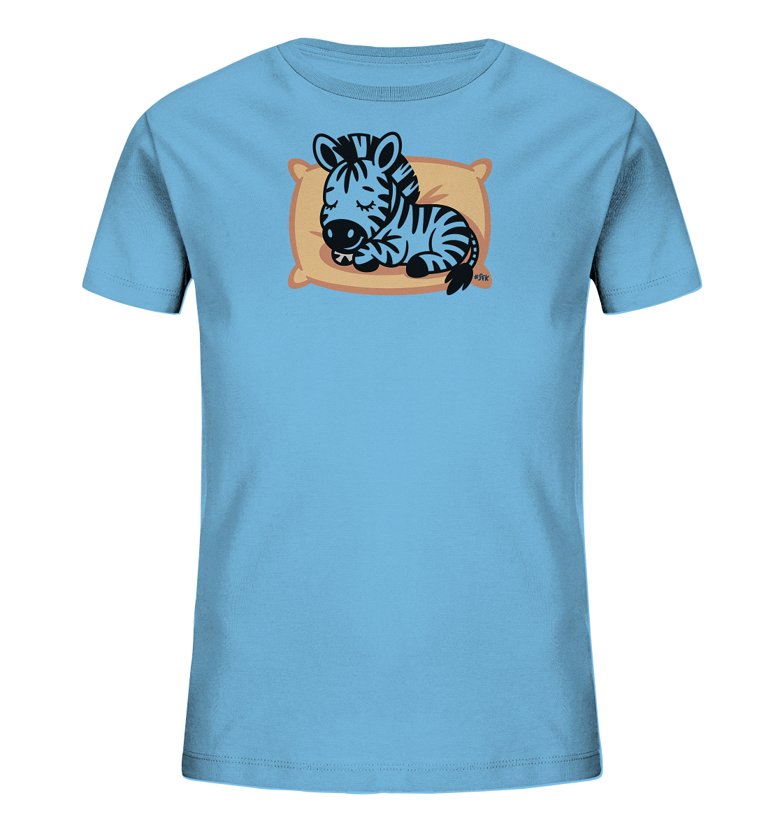 Onlineshop Shirts fuer Kinder - Das Bild zeigt ein hellblaues Kinder-T-Shirt mit einem niedlichen Aufdruck auf der Vorderseite. Darauf ist ein schlafendes Zebra mit geschlossenen Augen und schwarzen Streifen zu sehen. Das Zebra liegt friedlich auf einem beigefarbenen, abgerundeten Kissen. Das Design wirkt beruhigend und ist ansprechend fuer Kinder.