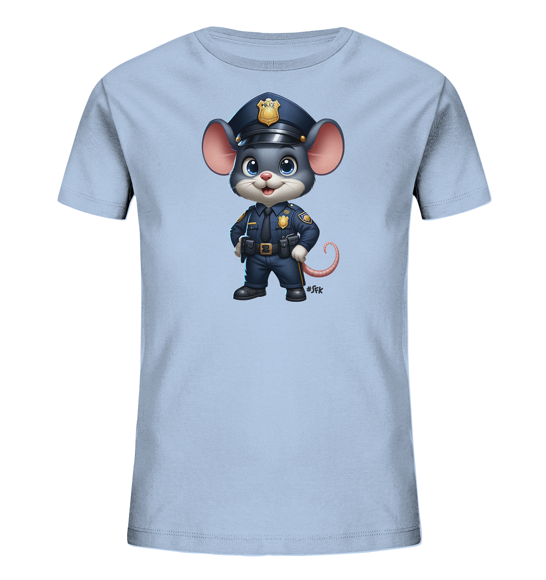Onlineshop Shirts fuer Kinder - Das Bild zeigt ein hellblaues Kinder-T-Shirt mit einem niedlichen Motiv einer Maus in Polizeiuniform. Die kleine Maus traegt Muetze, Uniform und Guertel, steht mit den Haenden an den Hueften und laechelt freundlich. Diese detailreiche Illustration verleiht dem Shirt einen charmanten und fantasievollen Look.