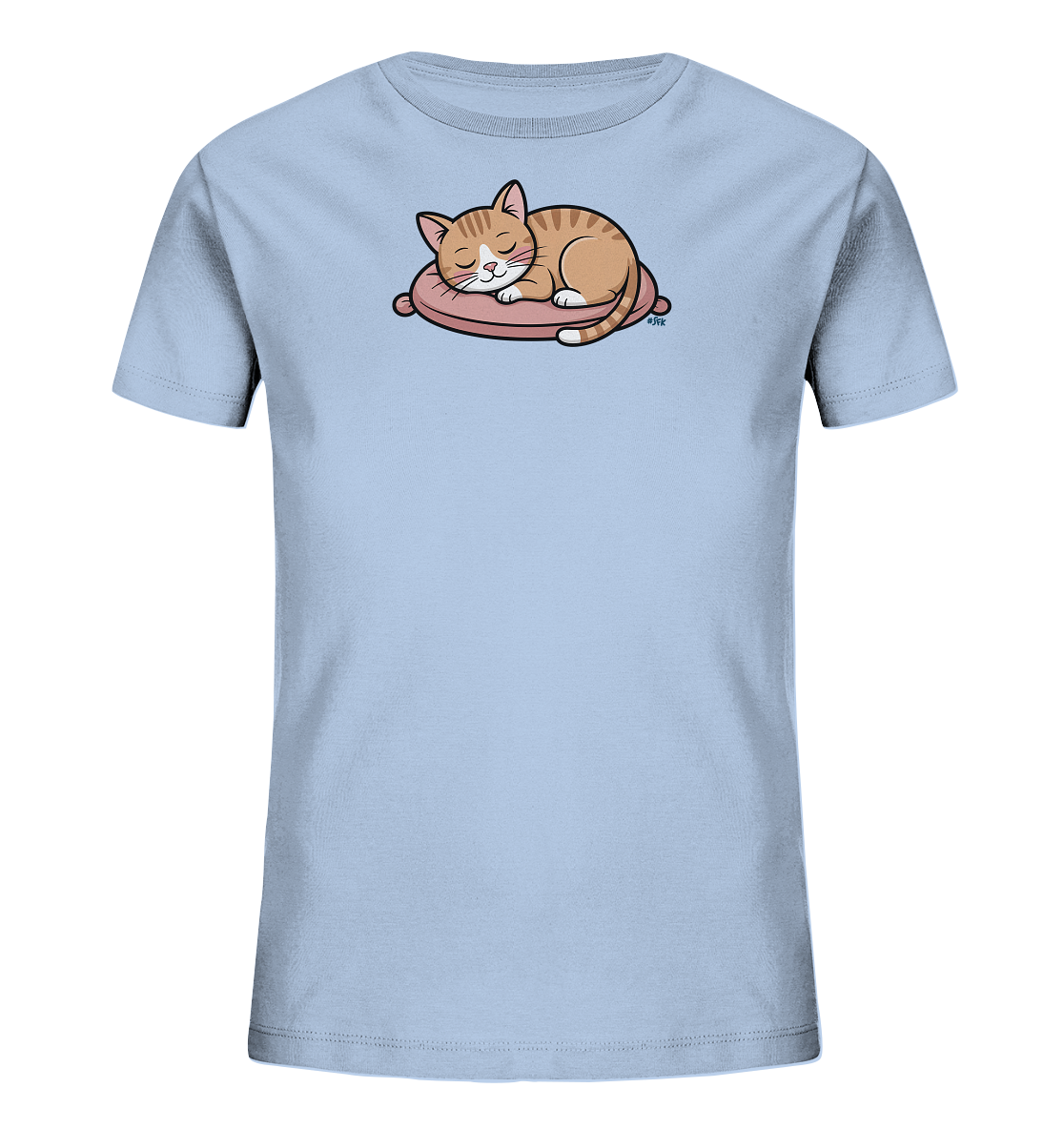 Onlineshop Shirts fuer Kinder - Das Bild zeigt ein hellblaues Kinder-T-Shirt mit einem niedlichen Motiv einer schlafenden Katze. Die orangefarbene Katze mit braunen Streifen liegt gemuetlich auf einem rosa Kissen, ihre Augen sind geschlossen. Das Design strahlt Ruhe und Suesse aus und ist zentral auf der Vorderseite des Shirts platziert.