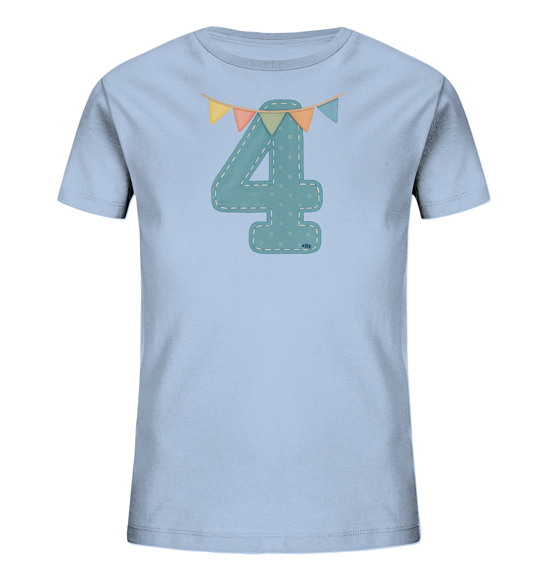 Onlineshop Shirts fuer Kinder - Das Bild zeigt ein hellblaues Kinder-T-Shirt mit einem grossen Aufdruck auf der Vorderseite. Der Aufdruck besteht aus der Zahl '4' in einem tuerkisen Farbton mit weissen Punkten und einer gestickten Optik. Über der Zahl ist eine kleine Girlande mit farbigen Wimpeln in Gelb, Rosa, Tuerkis und Orange angebracht. Das Design verleiht dem Shirt einen festlichen und verspielten Look.