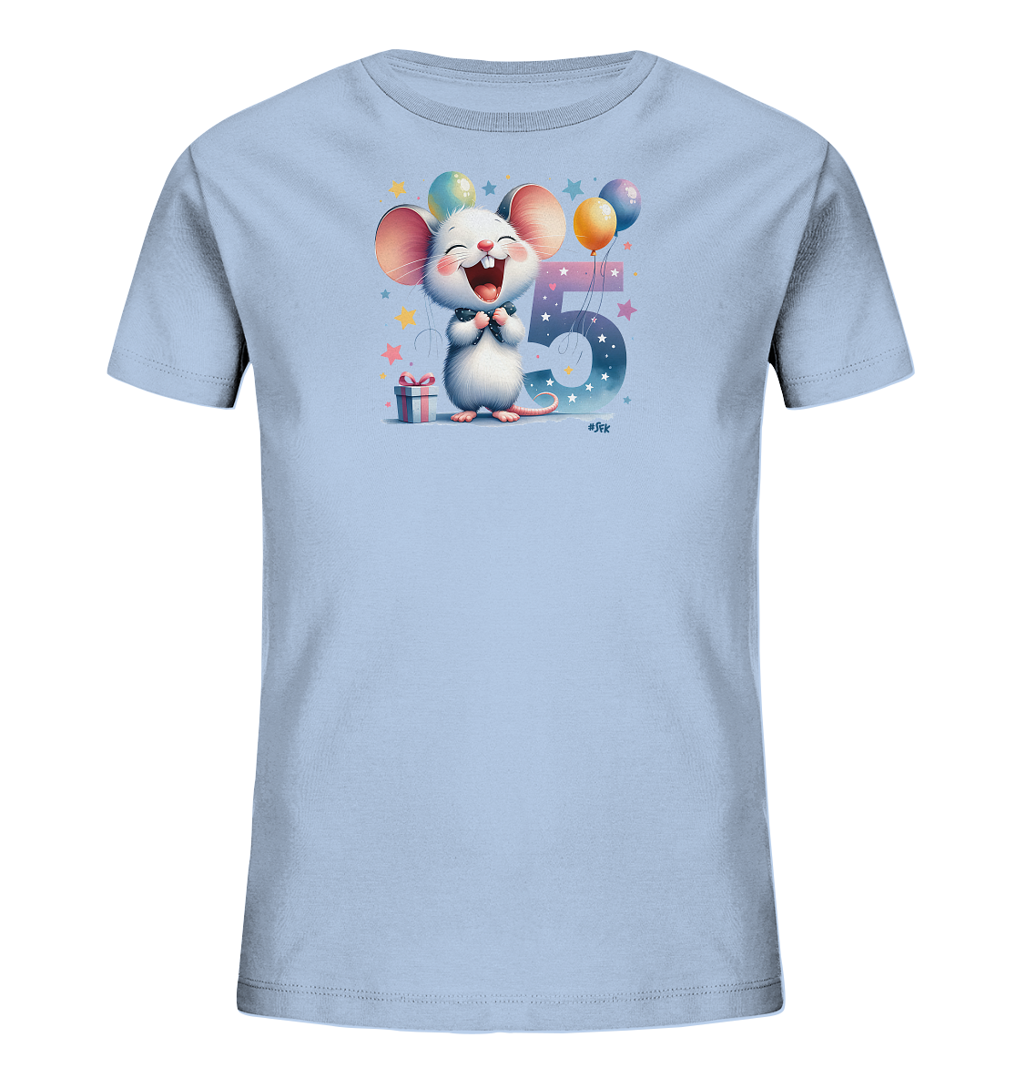 Onlineshop Shirts fuer Kinder - Das Bild zeigt ein hellblaues Kinder T-Shirt mit einer farbenfrohen Illustration. Eine froehlich lachende Maus haelt ihre Pfoten vor der Brust und sitzt vor der grossen Zahl 5. Ballons, Sterne und ein kleines Geschenk umrahmen das Motiv, was auf eine festliche oder Geburtstags-Atmosphaere hindeutet. Das Design ist lebhaft und kindgerecht gestaltet.