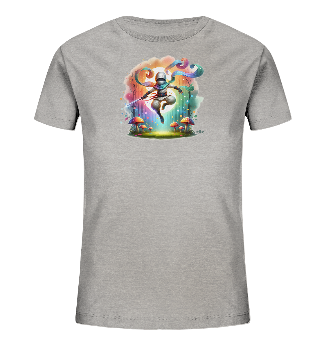 Onlineshop Shirts fuer Kinder - Das Bild zeigt ein graues Kinder T-Shirt. Es ist mit einer farbenfrohen Illustration bedruckt, die eine Figur in Bewegung in einer fantastischen Landschaft darstellt. Die Figur traegt ein weisses Gewand, haelt ein leuchtendes Schwert und schwebt ueber Pilzen vor einem Hintergrund aus Baeumen und Licht. Das Design ist lebendig und detailreich, mit kraeftigen Farben und einem Hauch von Magie.