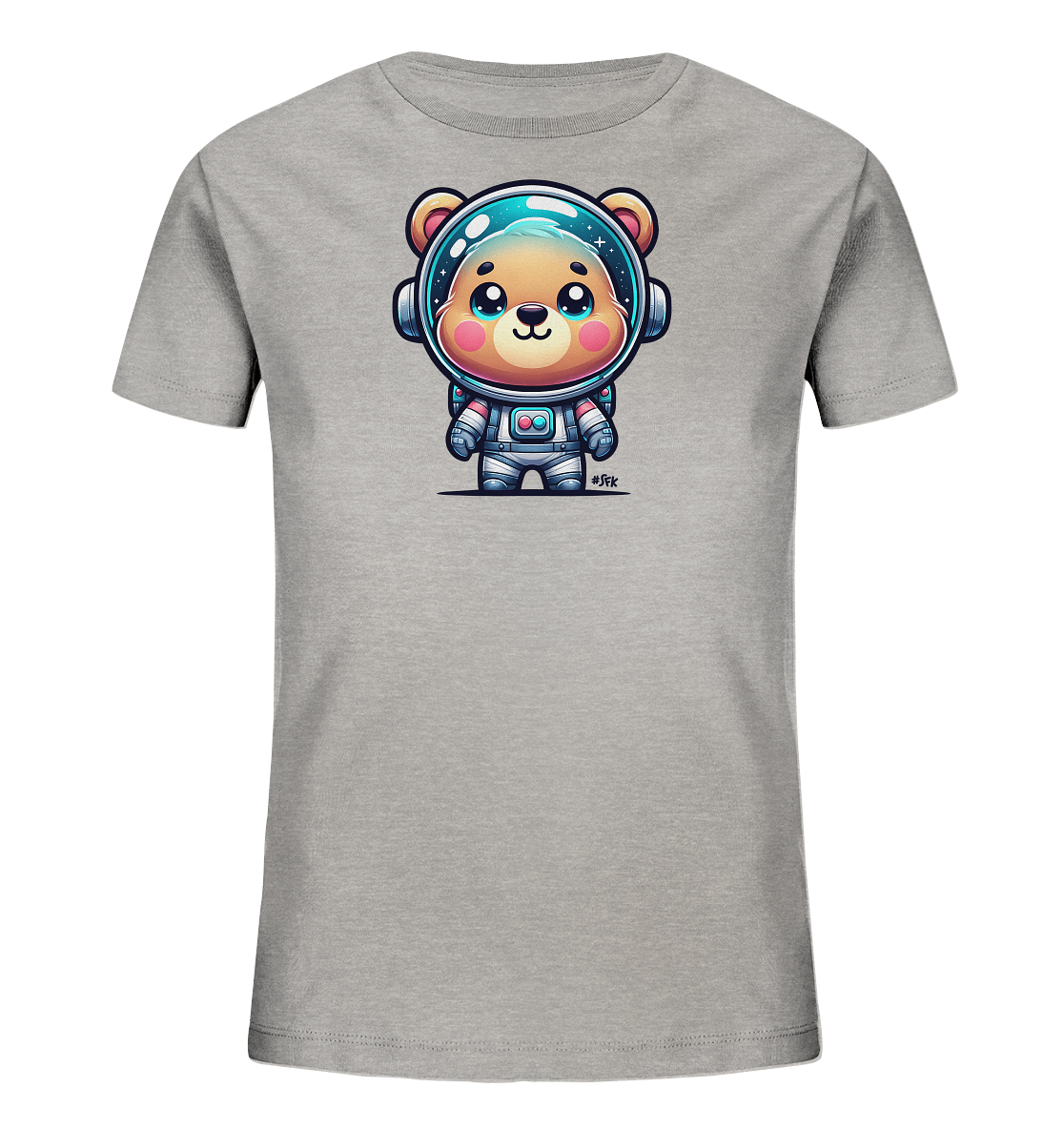 Onlineshop Shirts fuer Kinder - Das Bild zeigt ein graues Kinder-T-Shirt mit einem niedlichen Aufdruck. Im Mittelpunkt steht ein kleiner Cartoon-Baer, der einen detaillierten Astronautenanzug und Helm traegt. Der Helm spiegelt Sterne wider und der Baer hat grosse, freundliche Augen. Das Design ist verspielt und farbenfroh.