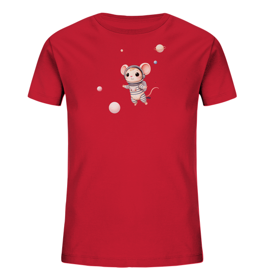 Onlineshop Shirts fuer Kinder - Das rote Kinder-T-Shirt zeigt eine niedliche Maus in einem Astronautenanzug. Die Maus schwebt spielerisch im Weltraum, umgeben von verschiedenen Planeten und Himmelskoerpern. Sie traegt einen Helm mit Kopfhoerern und hat einen freundlichen Ausdruck. Das Motiv verleiht dem Shirt einen verspielten und fantasievollen Charakter.