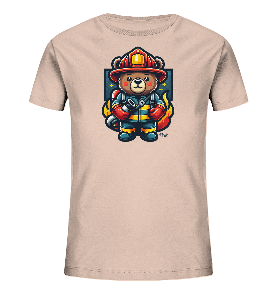 Onlineshop Shirts fuer Kinder - Das Shirt zeigt eine niedliche Illustration eines Baeren als Feuerwehrmann. Er traegt Helm und Uniform und haelt einen Wasserschlauch. Das Design ist umgeben von stilisierten Flammen und Sternen im Hintergrund. Ein farbenfrohes Motiv fuer kleine Helden.