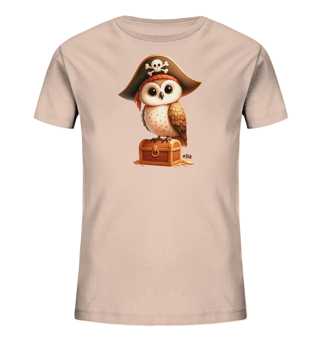 Onlineshop Shirts fuer Kinder - Das Bild zeigt ein hellrosa T-Shirt fuer Kinder mit einer detaillierten Illustration auf der Vorderseite. Die Illustration zeigt eine niedliche Cartoon-Eule, die einen Piratenhut traegt. Die Eule sitzt auf einer Holz-Schatzkiste, um die einige Goldmuenzen verstreut sind. Dieses Design verleiht dem Shirt einen lustigen und abenteuerlichen Look.