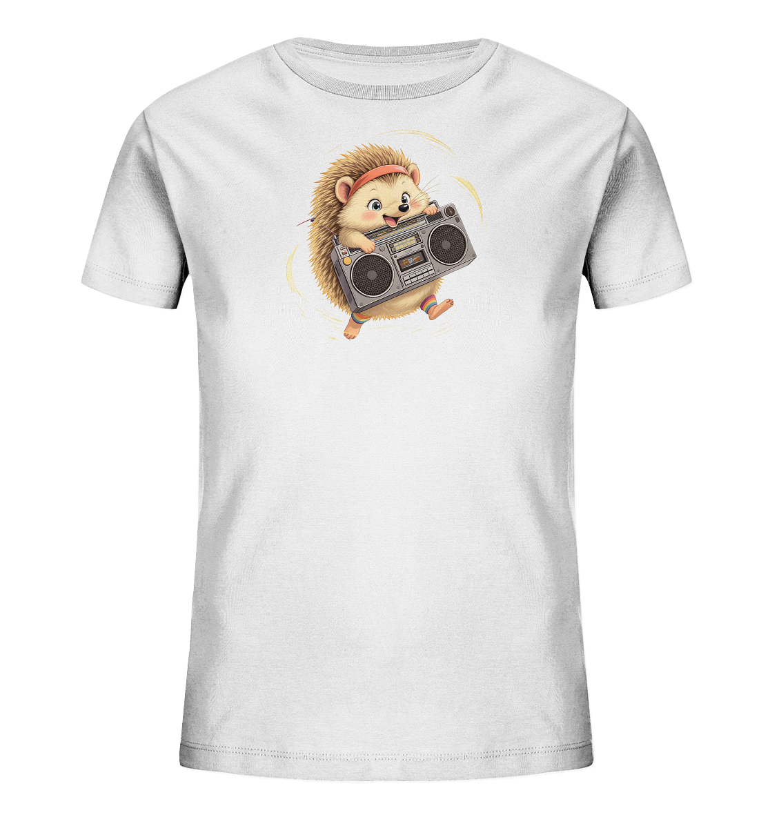 Onlineshop Shirts fuer Kinder - Das Bild zeigt ein weisses Kinder-T-Shirt mit einem niedlichen Cartoon-Igel auf der Vorderseite. Der Igel traegt ein rotes Stirnband und haelt eine graue Boombox. Um den Igel herum sind gelbe, dynamische Linien zu sehen, die Bewegung andeuten. Das gesamte Design wirkt froehlich und verspielt.