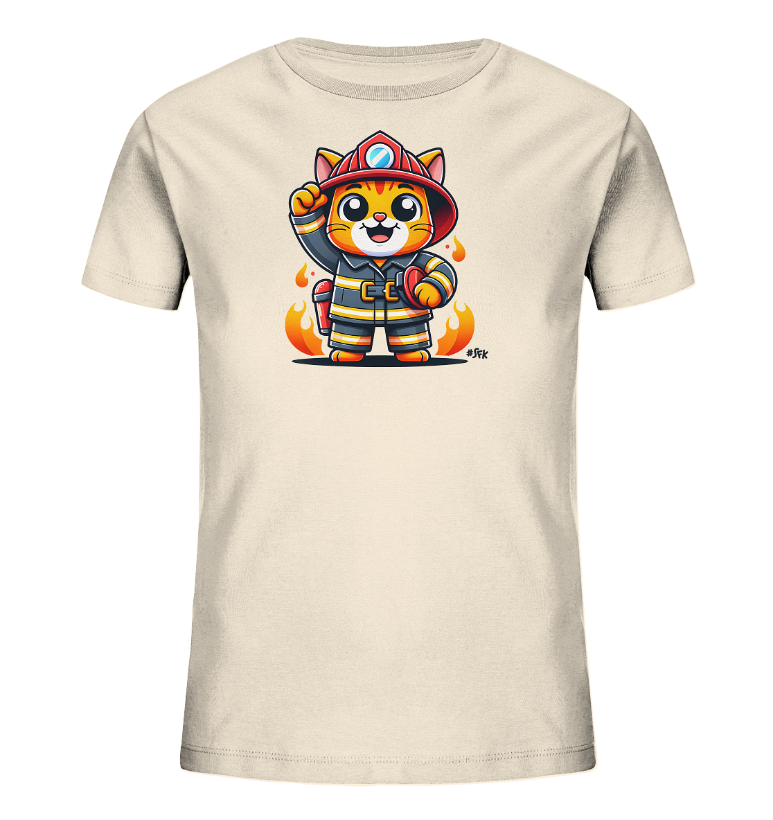 Onlineshop Shirts fuer Kinder - Das cremefarbene T-Shirt zeigt eine niedliche Comic-Katze als Feuerwehrmann. Die Katze traegt einen roten Helm und einen Feuerwehranzug. Sie haelt einen Hydranten und hebt eine Pfote zum Gruss. Kleine Flammen umgeben die Figur.
