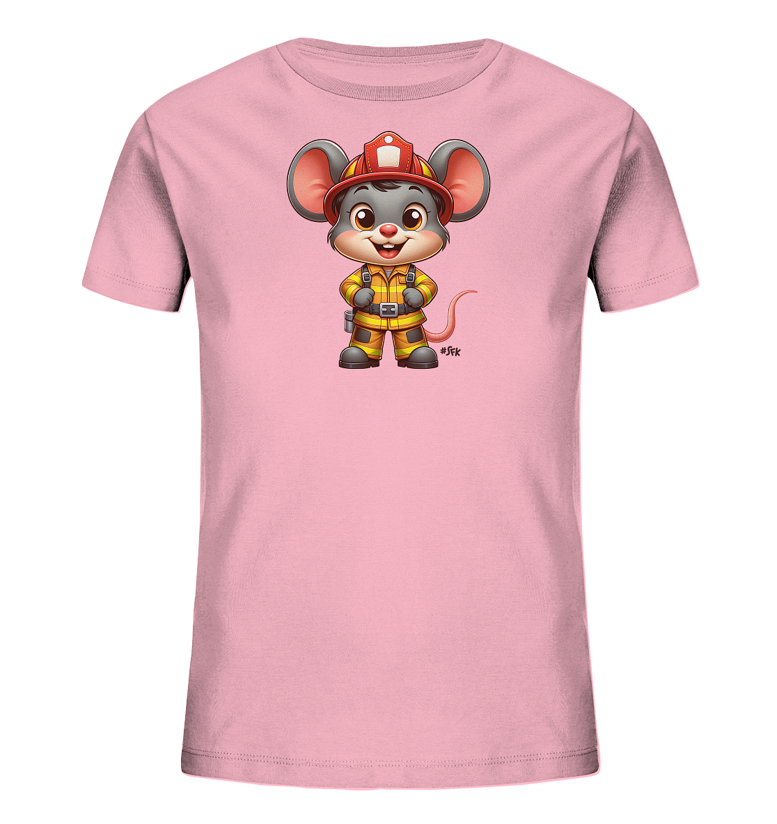 Onlineshop Shirts fuer Kinder - Das Bild zeigt ein hellrosafarbenes Kinder-T-Shirt mit einem aufgedruckten Motiv. Auf der Vorderseite ist eine niedliche Cartoon-Maus dargestellt, die als Feuerwehrmann gekleidet ist. Die Maus traegt einen roten Helm und eine gelb-orange Uniform, was dem Design einen froehlichen und verspielten Charakter verleiht.
