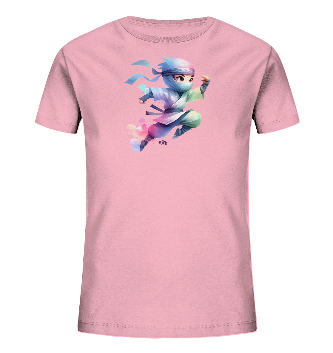 Onlineshop Shirts fuer Kinder - Dieses rosa T-Shirt fuer Kinder zeigt eine farbenfrohe Illustration. Eine cartoonhafte Figur in Ninja-Kleidung ist in einer dynamischen Sprung- oder Laufpose dargestellt. Das Design umfasst bunte Farbspritzer und verwendet verschiedene Blau- und Gruentoene fuer die Kleidung der Figur. Es ist ein lebhaftes und verspieltes Motiv.