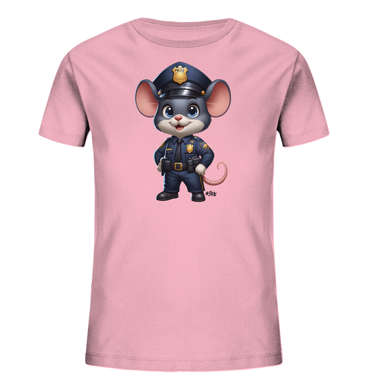Onlineshop Shirts für Kinder - Das Bild zeigt ein rosafarbenes T-Shirt für Kinder auf schwarzem Hintergrund. Die Vorderseite des Shirts ist mit einer detailreichen Illustration einer anthropomorphen Maus bedruckt. Die Maus ist als Polizist dargestellt und trägt eine dunkelblaue Uniform mit Mütze und Abzeichen. Sie steht aufrecht mit den Händen in den Hüften und hat große, freundliche Augen.