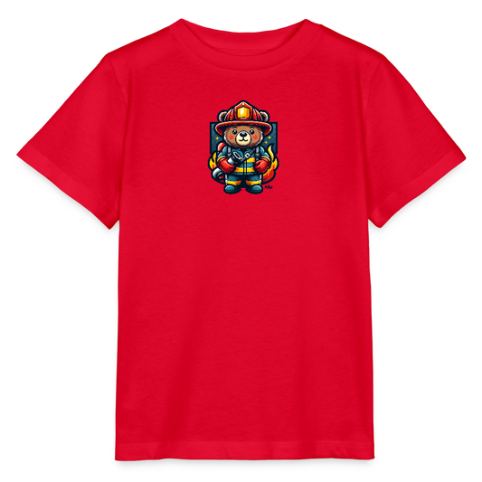 Onlineshop Shirts für Kinder - Das Bild zeigt ein rotes T-Shirt für Kinder, auf dessen Vorderseite ein Comic-Bär im Feuerwehrmann-Outfit abgebildet ist. Der Bär trägt einen roten Feuerwehrhelm mit einem goldenen Visier und eine gelb-blaue Uniform. Er hält einen Feuerwehrschlauch in seinen Pfoten. Im Hintergrund des Bären sind stilisierte Flammen und Sterne zu sehen, was dem Design eine verspielte Note verleiht. Der Hintergrund, der den Bären umgibt, ist dunkelblau, was den Bären und die Flammen hervorhebt.