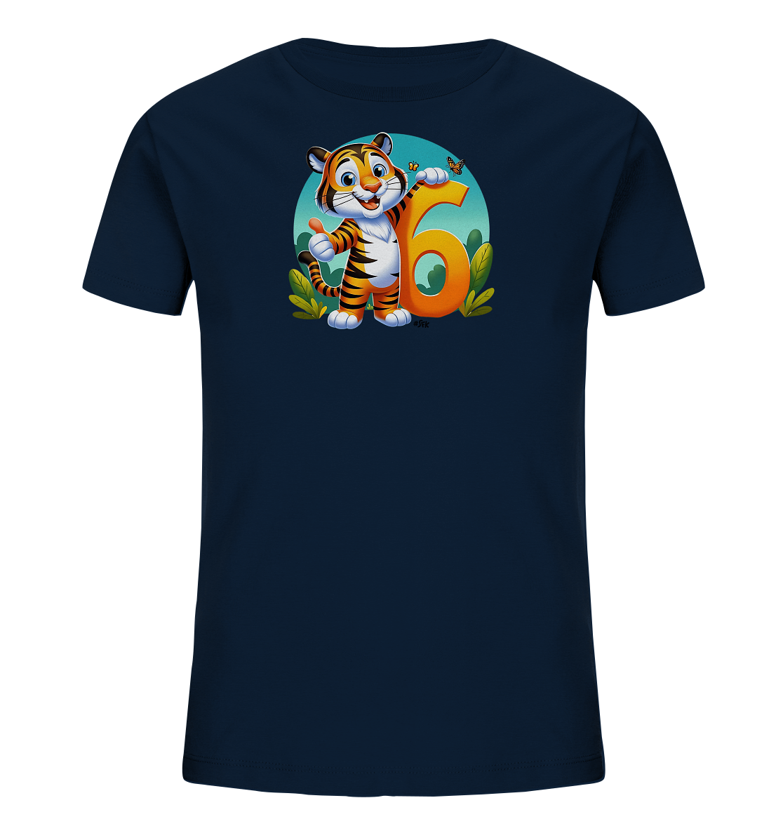 Onlineshop Shirts fuer Kinder - Das Bild zeigt ein dunkelblaues Kinder-T-Shirt. Auf der Vorderseite ist ein Cartoon-Tiger abgebildet, der neben einer grossen orangefarbenen Zahl 6 steht. Der Tiger laechelt und gibt einen Daumen hoch, waehrend ein kleiner Schmetterling in der Naehe der Zahl fliegt. Das Design enthaelt einen hellblauen Kreis im Hintergrund und gruene Blaetter.