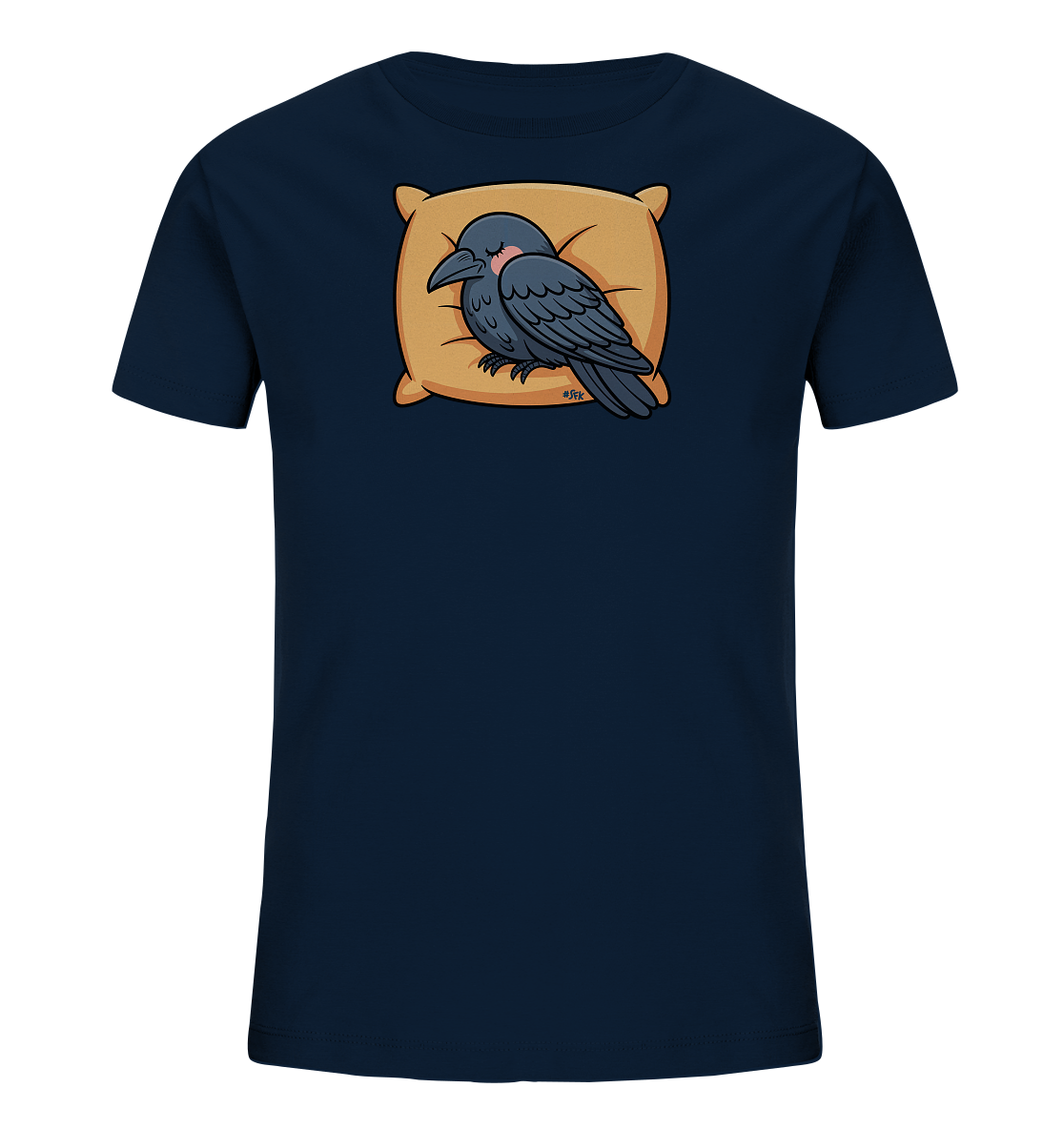Onlineshop Shirts fuer Kinder - Das Bild zeigt ein dunkelblaues Kinder-T-Shirt mit einem zentralen, cartoonhaften Aufdruck. Dieser zeigt einen schlafenden, grauen Vogel, der auf einem hellbraunen, weichen Kissen ruht. Der Vogel hat geschlossene Augen und eine leichte rosafarbene Faerbung auf seiner Wange, was einen friedlichen Ausdruck vermittelt. Das Motiv ist detailreich gestaltet und hebt sich deutlich vom Stoff ab.