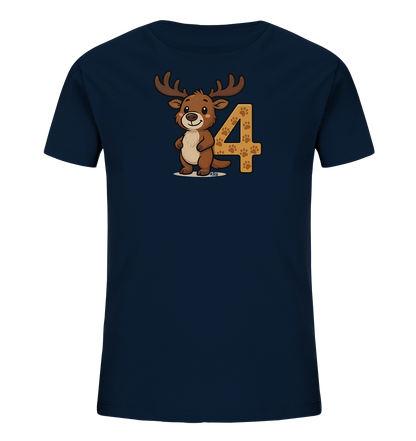 Onlineshop Shirts fuer Kinder - Das Bild zeigt ein dunkelblaues T-Shirt fuer Kinder. Darauf ist eine niedliche Cartoon-Illustration eines Rentiers abgebildet. Das Rentier steht neben einer grossen gelben Zahl Vier, die mit braunen Pfotenabdruecken verziert ist. Dieses verspielte Motiv befindet sich auf der Vorderseite des Shirts.