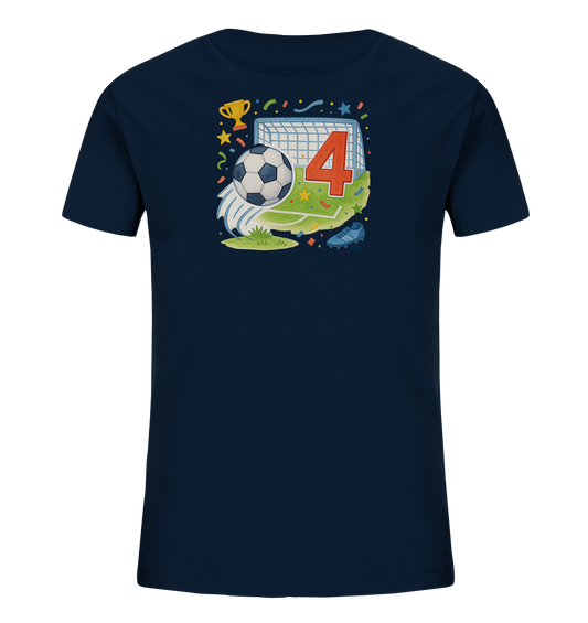 Onlineshop Shirts fuer Kinder - Dieses dunkelblaue Kinder T-Shirt zeigt ein lebhaftes Fussballmotiv, ideal fuer einen 4. Geburtstag. Das Design umfasst ein Fussballtor, einen Ball, eine grosse rote Zahl '4', einen Pokal und Fussballschuhe. Konfetti und Sterne runden das festliche Bild ab. Es ist ein farbenfrohes und sportliches Design.