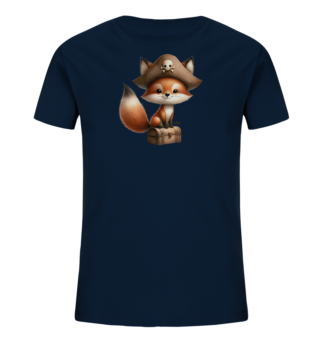 Onlineshop Shirts fuer Kinder - Das Bild zeigt ein dunkelblaues T-Shirt mit einem lustigen Motiv auf der Vorderseite. Ein niedlicher, cartoonartiger Fuchs sitzt auf einer kleinen Schatzkiste. Der Fuchs traegt einen braunen Piratenhut mit einem Totenkopf-Motiv. Das gesamte Design ist verspielt und detailreich.