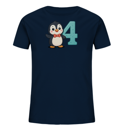 Onlineshop Shirts fuer Kinder - Das Bild zeigt ein dunkelblaues Kinder-T-Shirt mit einem niedlichen Aufdruck. Ein Cartoon-Pinguin mit roter Fliege steht neben der Zahl '4'. Die Zahl ist hellblau und strukturiert dargestellt. Dieses Design ist froehlich und ansprechend fuer Kinder.