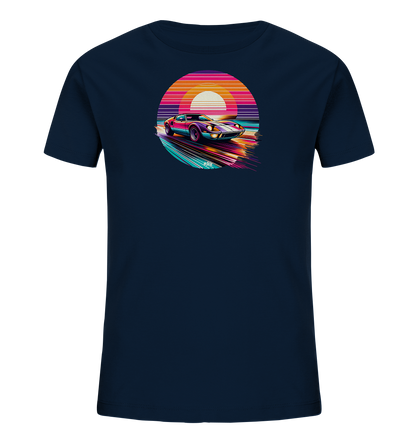 Kinder T-Shirt mit ein farbiger Sportwagen vor einer gestreiften Retro-Sonne