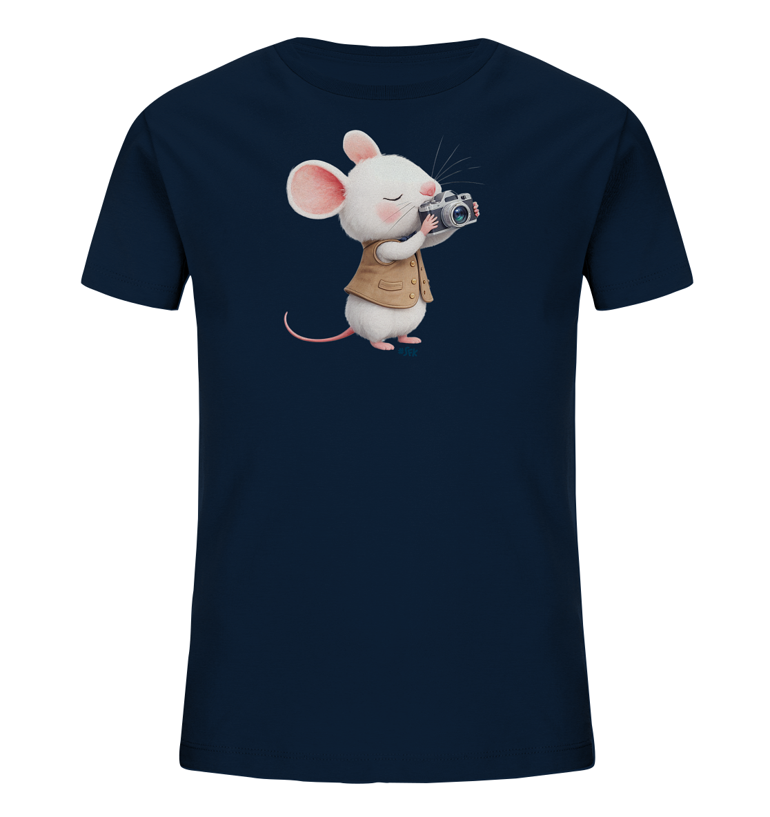 Onlineshop Shirts fuer Kinder - Das Bild zeigt ein dunkelblaues Kinder-T-Shirt mit einem charmanten Motiv einer weissen Maus. Die Maus traegt ein beigefarbenes Westchen und haelt eine silberne Kamera, waehrend sie ein Auge zukneift. Sie wirkt konzentriert, als wuerde sie gerade ein Foto aufnehmen. Das Design verleiht dem Shirt einen verspielten und einzigartigen Charakter.