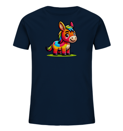 Onlineshop Shirts fuer Kinder - Das Bild zeigt ein dunkelblaues T-Shirt fuer Kinder. Auf der Vorderseite ist eine farbenfrohe, cartoonhafte Illustration eines kleinen Esels zu sehen. Der Esel steht auf gruenem Gras und hat eine leuchtend bunte Maehne und Koerperpartien in Rot, Orange, Gelb, Blau und Tuerkis. Das Motiv wirkt froehlich und lebendig.