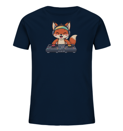 Onlineshop Shirts fuer Kinder - Das Bild zeigt ein dunkelblaues Kinder-T-Shirt mit einem niedlichen Fuchs-Motiv auf der Vorderseite. Der Cartoon-Fuchs traegt Kopfhoerer und steht an einem DJ-Mischpult mit zwei Plattenspielern. Er hat einen froehlichen Ausdruck mit herausgestreckter Zunge. Das Design wirkt verspielt und musikbegeistert.