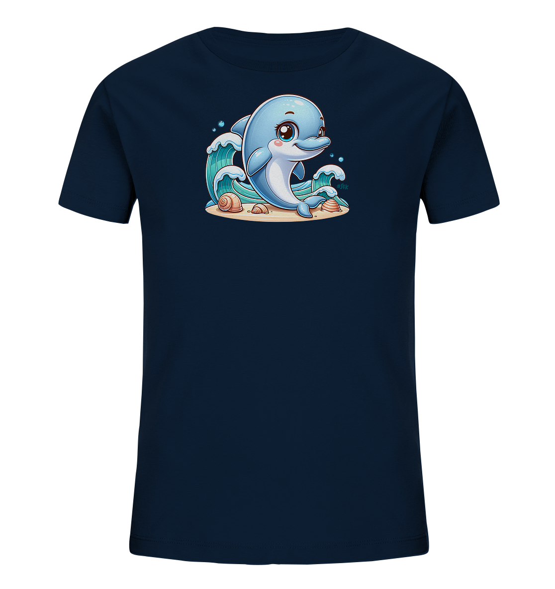 Onlineshop Shirts fuer Kinder - Das Bild zeigt ein dunkelblaues T-Shirt fuer Kinder. Auf der Vorderseite ist eine Illustration eines freundlichen, blauen Delfins abgebildet. Der Delfin schwimmt in welligem Wasser nahe einem Strand mit Muscheln. Das farbenfrohe Motiv wirkt verspielt und freundlich.