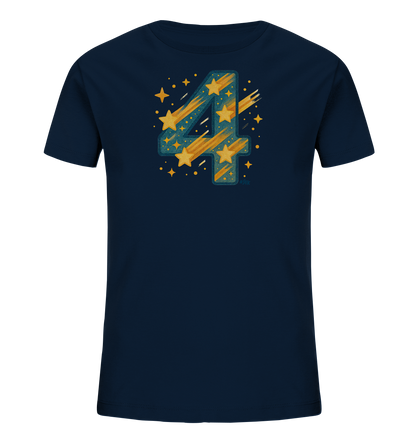 Onlineshop Shirts fuer Kinder - Das Bild zeigt ein dunkelblaues Kinder-T-Shirt. Auf der Vorderseite ist eine grosse Zahl "4" abgebildet, die mit gelben Sternen und Schweifen gestaltet ist. Kleine Punkte und Sterne umgeben die Zahl und verleihen dem Design ein himmlisches Aussehen. Das Motiv ist farbenfroh und detailreich auf dem dunklen Stoff platziert.