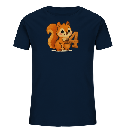 Onlineshop Shirts fuer Kinder - Das Bild zeigt ein dunkelblaues T-Shirt fuer Kinder. Auf der Vorderseite befindet sich eine Illustration eines laechelnden Eichhoernchens, das eine Eichel haelt. Neben dem Eichhoernchen ist die Zahl '4' in einem Holzdesign zu sehen. Das Motiv ist verspielt und farbenfroh gestaltet.