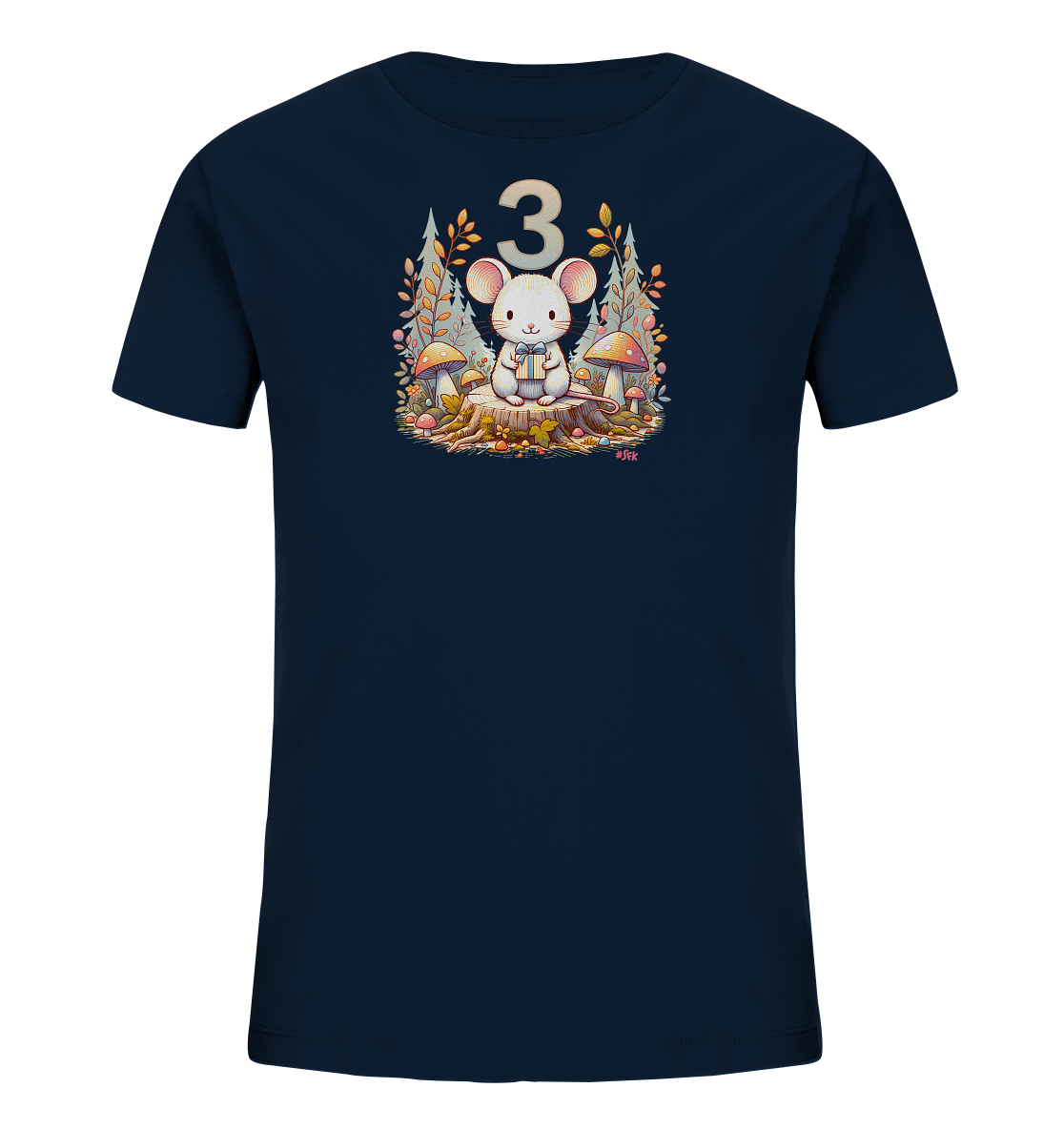 Onlineshop Shirts fuer Kinder - Das Bild zeigt ein dunkelblaues Kinder T-Shirt mit einem detailreichen Motiv auf der Vorderseite. Eine niedliche Cartoon-Maus sitzt auf einem Baumstumpf und haelt ein Geschenk. Das Design umfasst Herbstblaetter, Pilze und Baeume, die eine Waldlandschaft bilden. Über dem Motiv ist die grosse Zahl '3' in hellem Grau dargestellt.